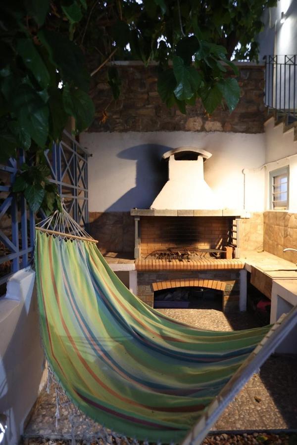 Vacation House With Stunning View - Vári Exteriör bild